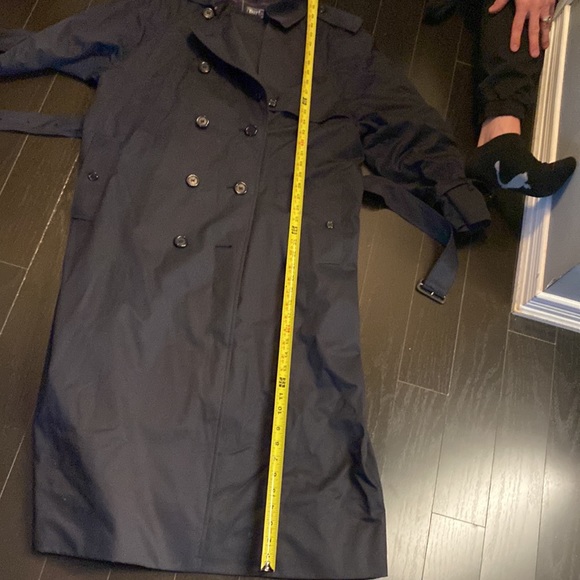 Burberry’s trench coat - Picture 10 of 14